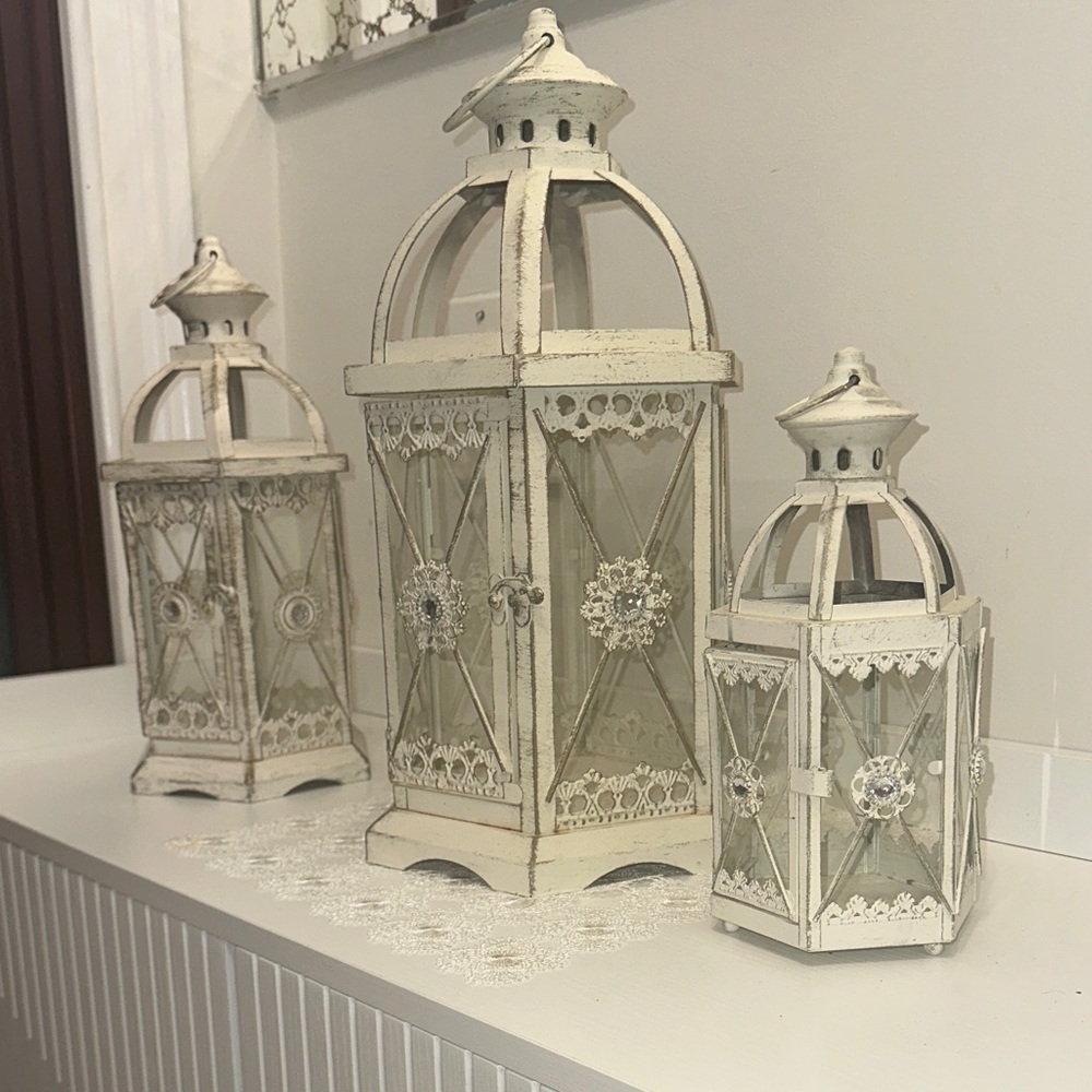 Pier 1 Cream Decorative Lantern Set